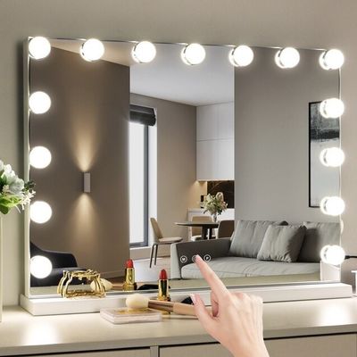 Wielkie hollywoodzkie lustro i światła powiększające 50 razy do domowego makijażu